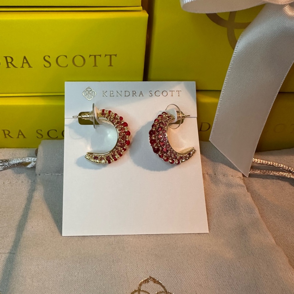 Kendra Scott Krista Gold Hoop Earrings in
Red Mix NWT - Picture 3 of 10
